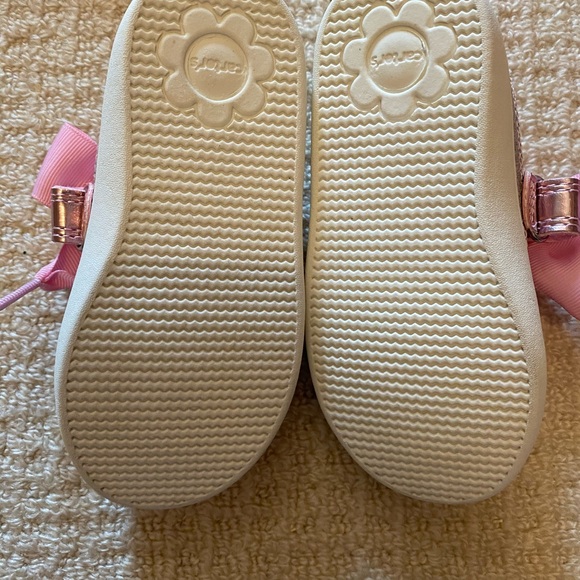 LOT OF BABY - TODDLER GIRL SHOES . LIKE NEW SZ 4-7 - Picture 13 of 16